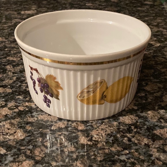 Royal Worcester Other - ROYAL WORCESTER EVESHAM 1961 GOLD RIBBED PLEATED FRUIT SOUFFLÉ DISH